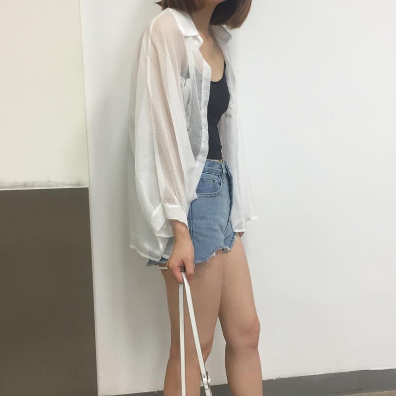 Summer 2020 sunscreen women's Korean version loose BF versatile ultra thin Chiffon cardigan long sleeve short coat student trend